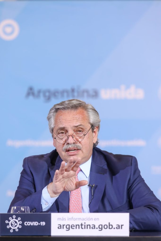 Argentina: Fernández restringe la circulación en 18 provincias hasta el 25 de octubre