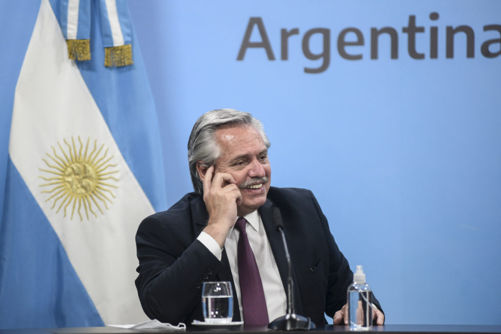 Argentina: acuerdo con Rusia para inmunizar a 10 millones de personas entre enero y febrero