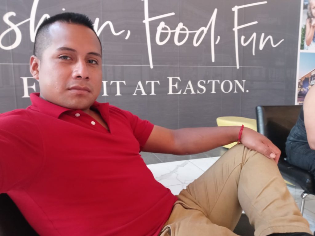 UN CHIAPANECO LABORANDO EN COLUMBUS OHIO FELÍZ.