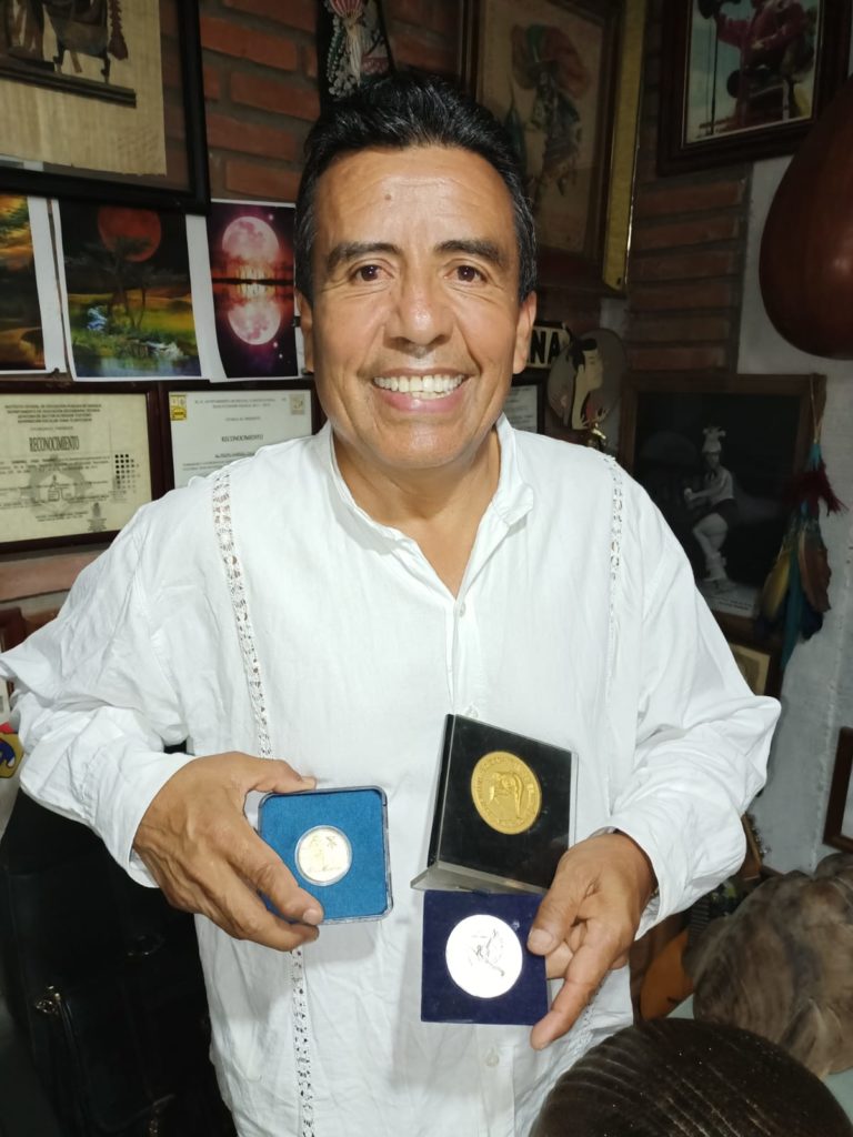 SE AUGURAN MÁS PREMIOS EN 2022 PARA EL PROFR. GABRIEL DÍAZ RAMÍREZ
