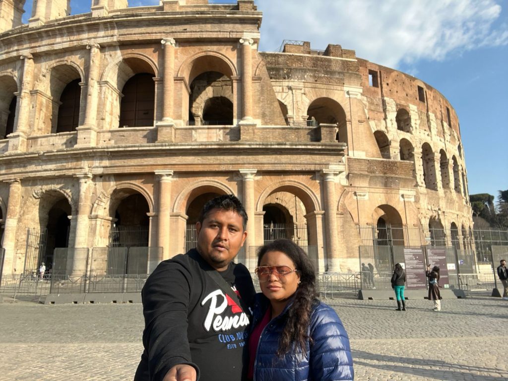 Karen Palma y Froy Ortega se fueron a Europa de Luna de Miel