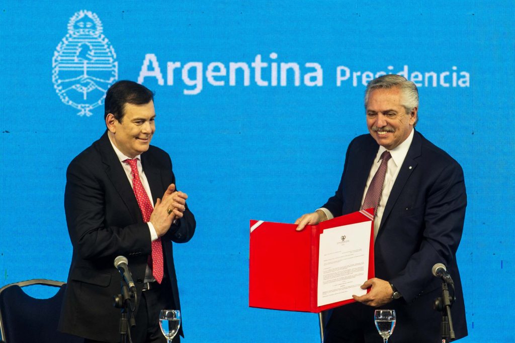 Fernández intentó defender sus 1000 días de gestión que sigue con números negativos
