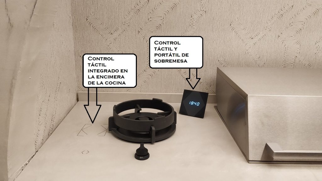 Visitantes de “Design Week Marbella” cautivados ante la “casa inteligente” de Solartime