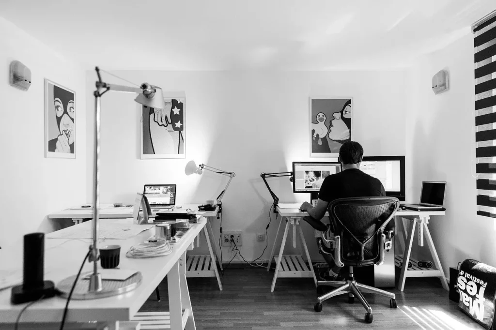 Las mamparas de oficina: cómo reordenar tu ambiente de trabajo