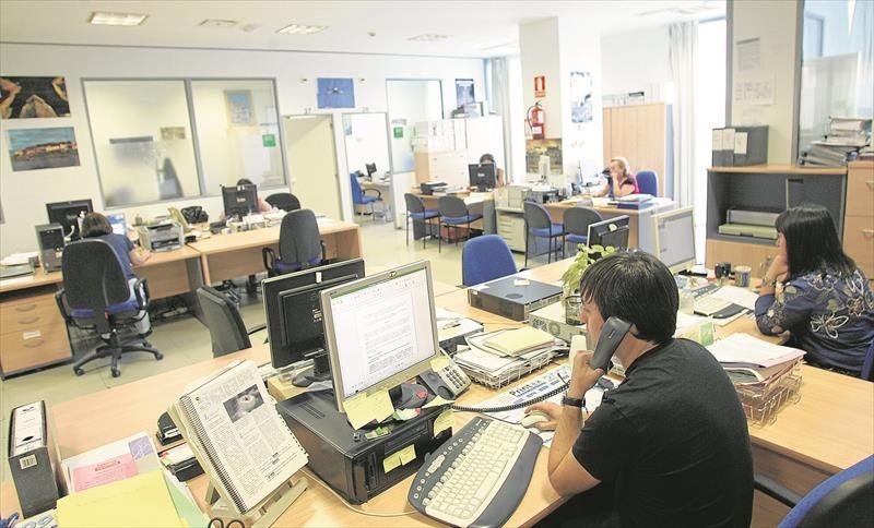 El Gobierno eleva del 8% al 9,5% su propuesta de subida salarial para los funcionarios a tres años