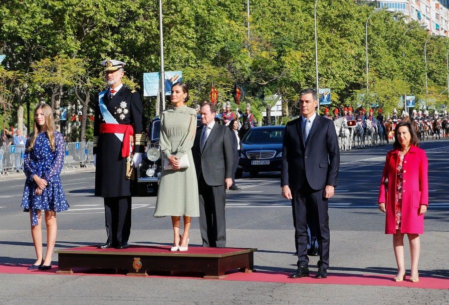 El desfile militar recupera su espectacularidad ante numeroso público