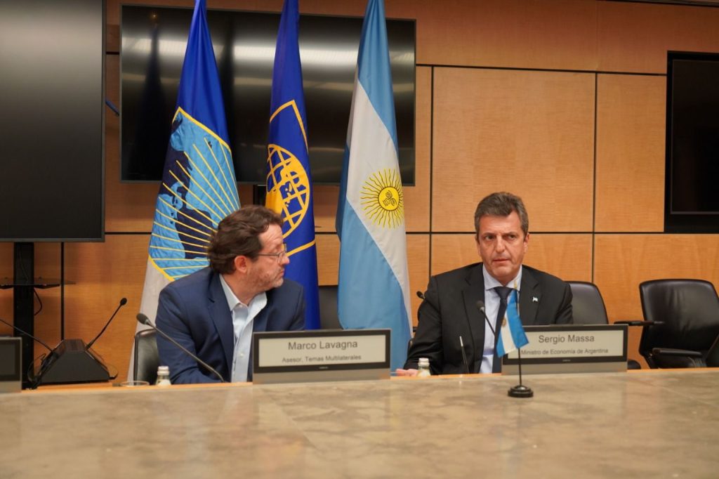 Pese al 6,3% de inflación que midió el INDEC en octubre, los argentinos perciben un IPC mayor