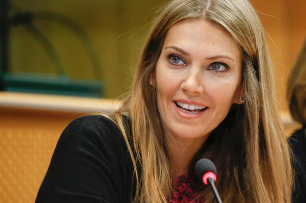 El Parlamento Europeo cesa como vicepresidenta a Eva Kaili