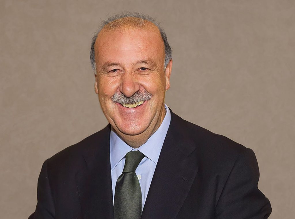 Vicente del Bosque, premiado por su “humildad, trabajo y sencillez”