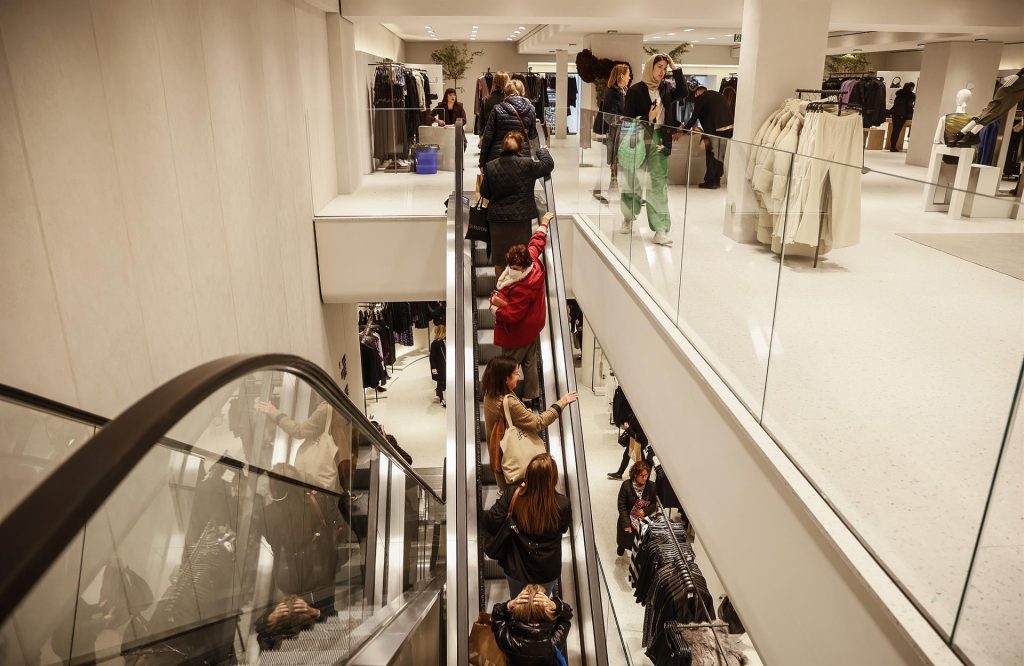 Inditex gana 3.095 millones hasta septiembre, un 24% más
