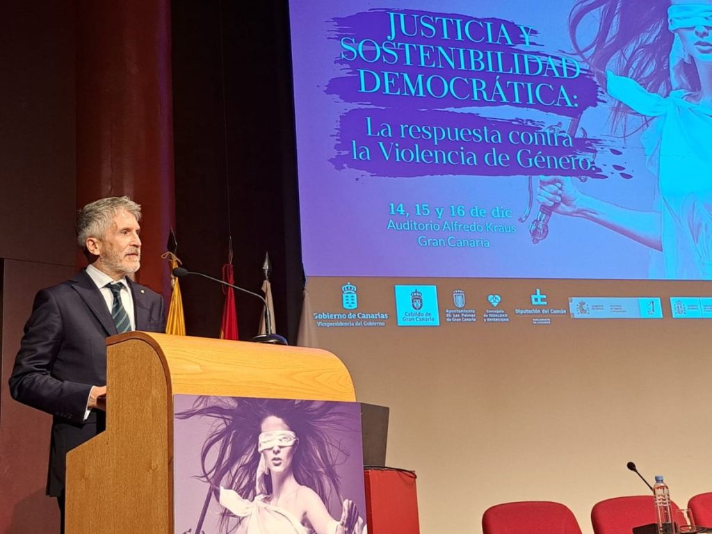 Denunciar el “más mínimo indicio” de maltrato a mujeres