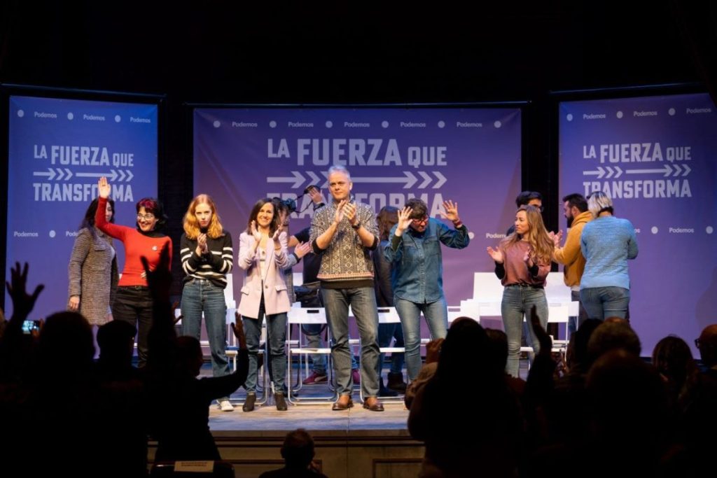 Belarra acusa a Feijóo de tener «la cara de cemento armado»