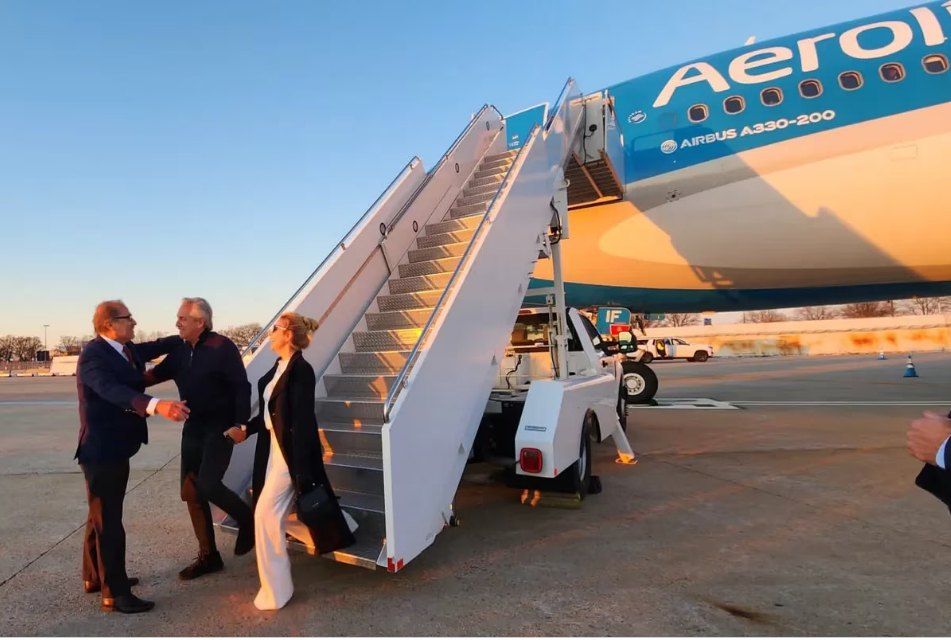 Pese a la falta de dólares que sufre su país, Fernández se aloja en un hotel de lujo en NY a la espera de ver a Biden