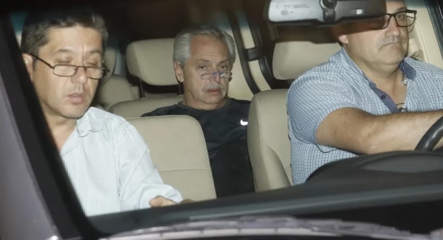 Fernández sufre otra recaída en su salud en el marco de la grave crisis que azota a la Argentina