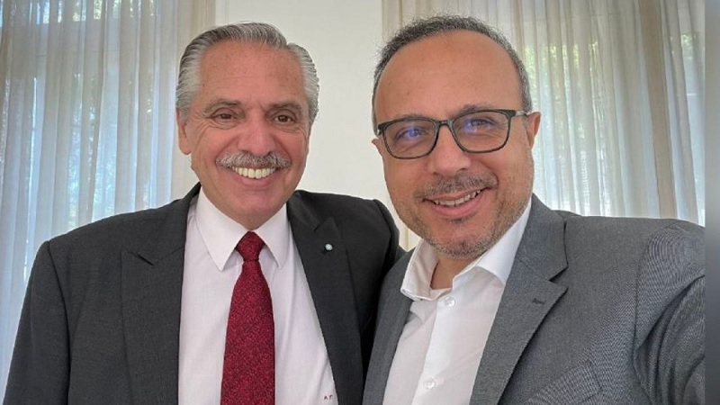 Rumores sobre salida de Massa llevaron el dólar a $418. Tuvo que renunciar el jefe de asesores de Fernández