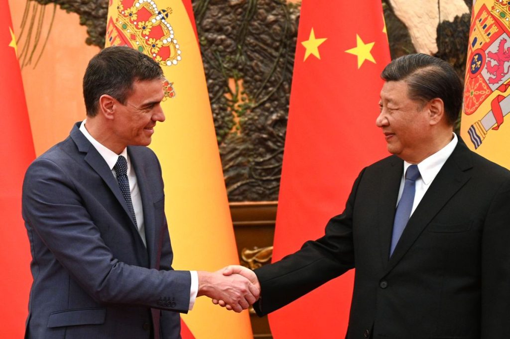 Sánchez anima a Xi Jinping a interesarse por el plan de paz de Zelenski