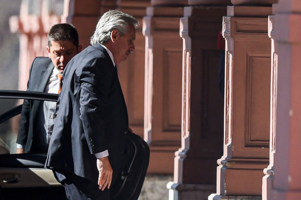 Fernández adujo que no va por su reelección porque va a combatir la inflación