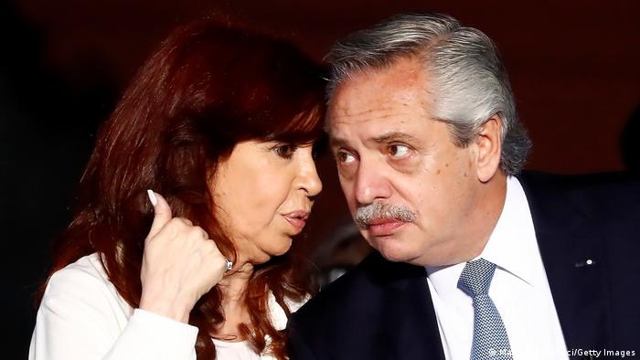 Mientras la crisis económica se agrava, Fernández y Cristina Kirchner potencian su interna