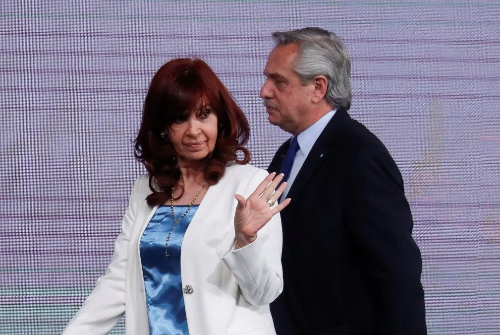 Ante la crisis que Massa no puede controlar, Cristina Kirchner se bajó de toda candidatura
