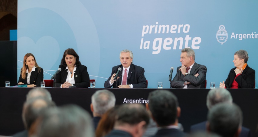 Fernández volvió a criticar por elevación a Cristina Kirchner al hablar de corrupción