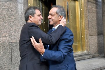 El oficialismo sobreactúa una unidad que tiene fecha de vencimiento