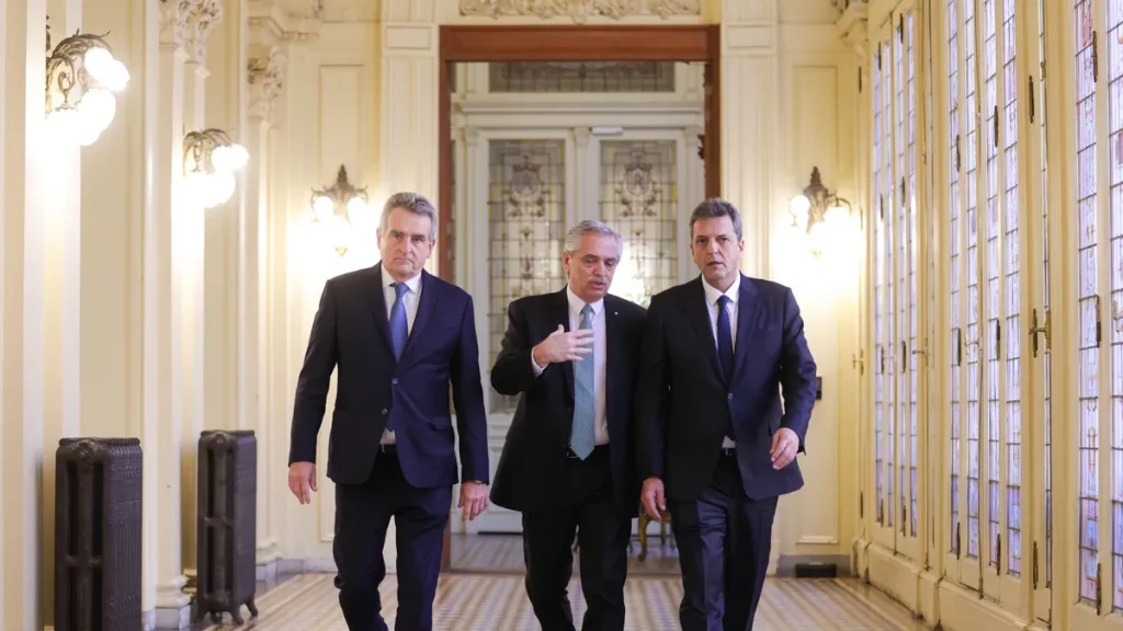 Forzado intento de Massa, Rossi y Fernández por mostrar unidad en un gobierno dividido