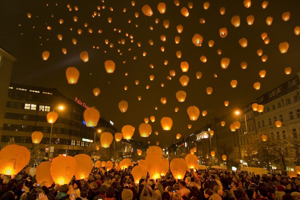 El 6 de Agosto: luces y colores contra la amenaza atómica