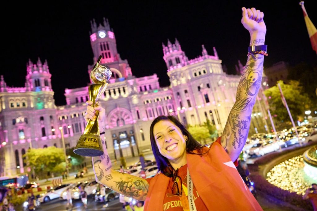 Irene Montero celebra la dimisión de Rubiales como «un triunfo y una muestra de que el feminismo lo está cambiando todo»