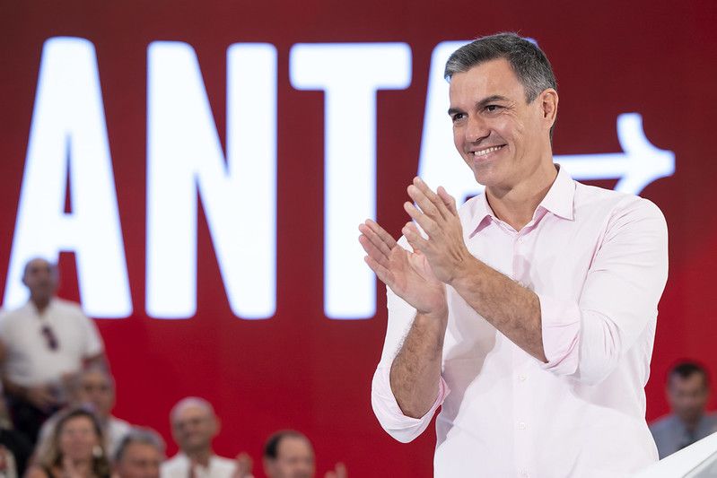 Sánchez mantiene la “determinación” de lograr la investidura tras escuchar a Puigdemont