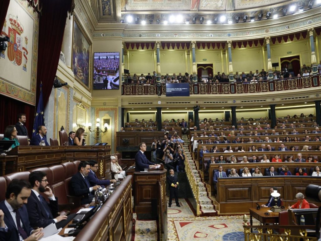 Feijóo se postula como un candidato “libre”