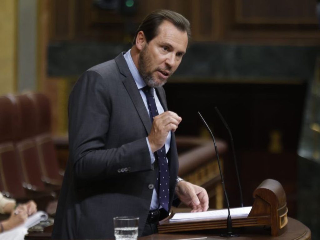 El PSOE acusa a Feijóo de “utilizar” la investidura y a la Corona para intentar llegar al Gobierno