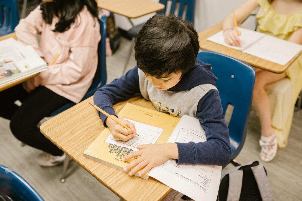 El alumnado con necesidades de apoyo educativo ha crecido en Málaga cinco veces más desde 2016 que el profesorado para atenderlo