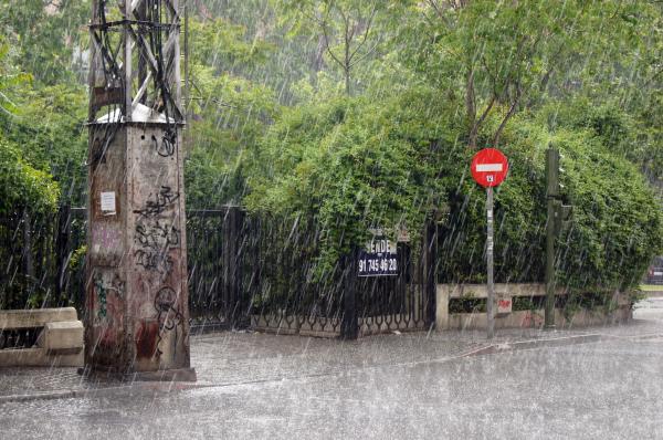 Llega la borrasca Ciarán con viento, lluvia o mala mar en ocho comunidades