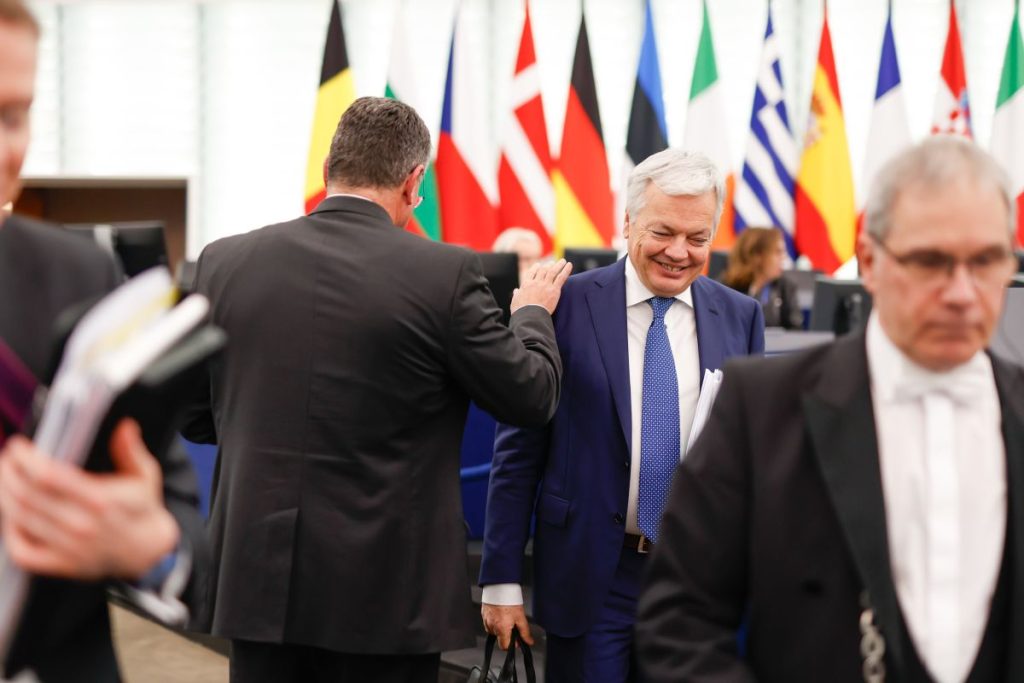 La Comisión Europea asegura que vigilará “muy de cerca” la ley de amnistía mientras el Gobierno defiende su legalidad
