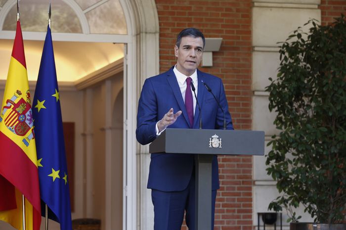 Nuevo Ejecutivo con perfil político mixto y acento feminista