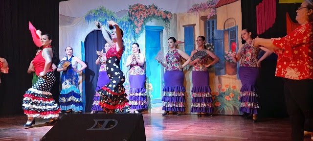 Cierre exitoso de danzas españolas en Coronel Dorrego.