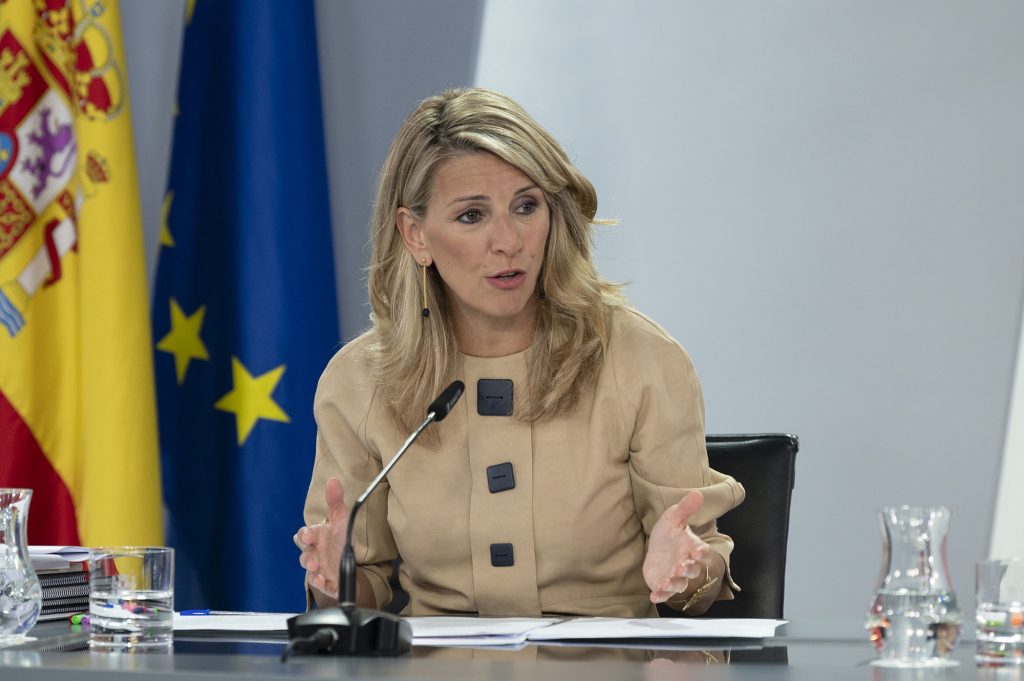 El Gobierno incrementa el subsidio por desempleo hasta los 570 euros