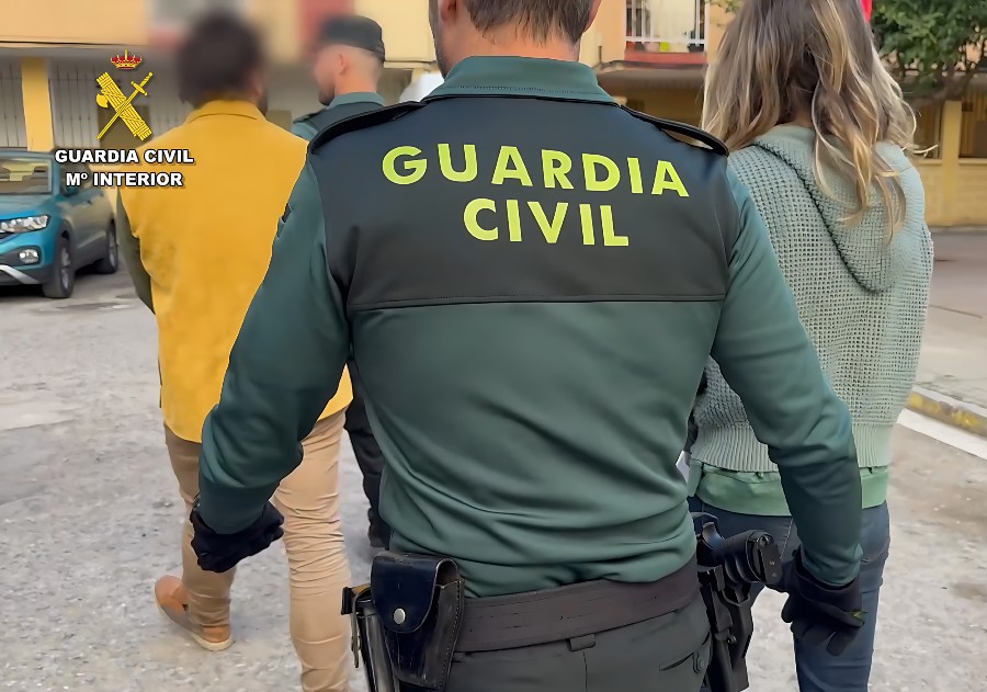 Un matrimonio intenta matar a su hijo en el Sáhara