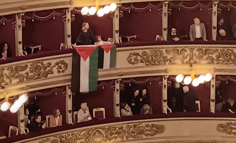 Milán, Teatro de la Scala: potente acción contra los bombardeos en Gaza