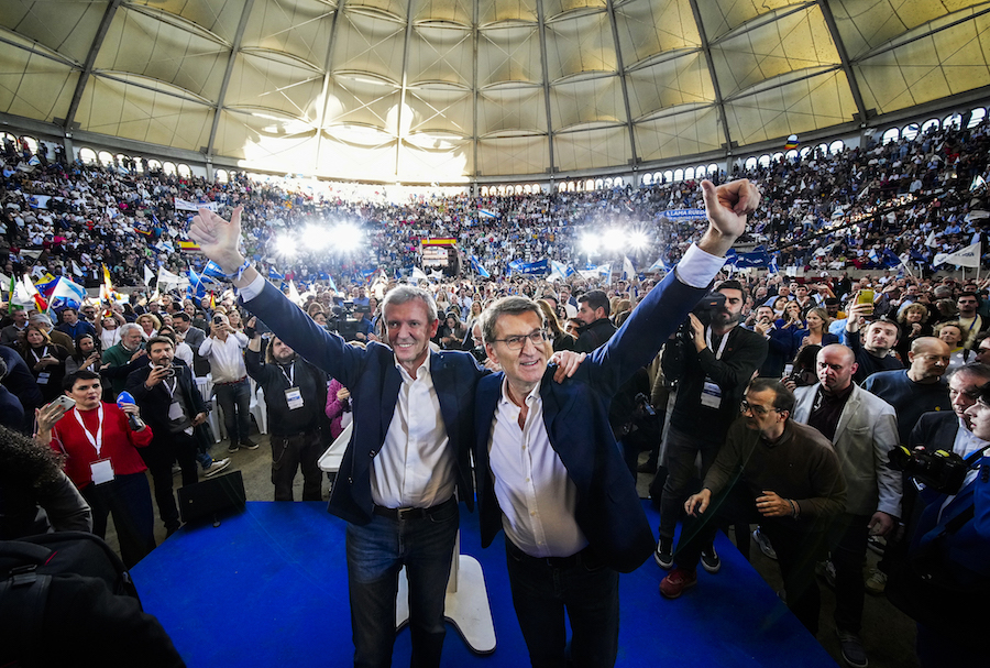 Feijóo pide el voto para Rueda y critica la estrategia de Sánchez