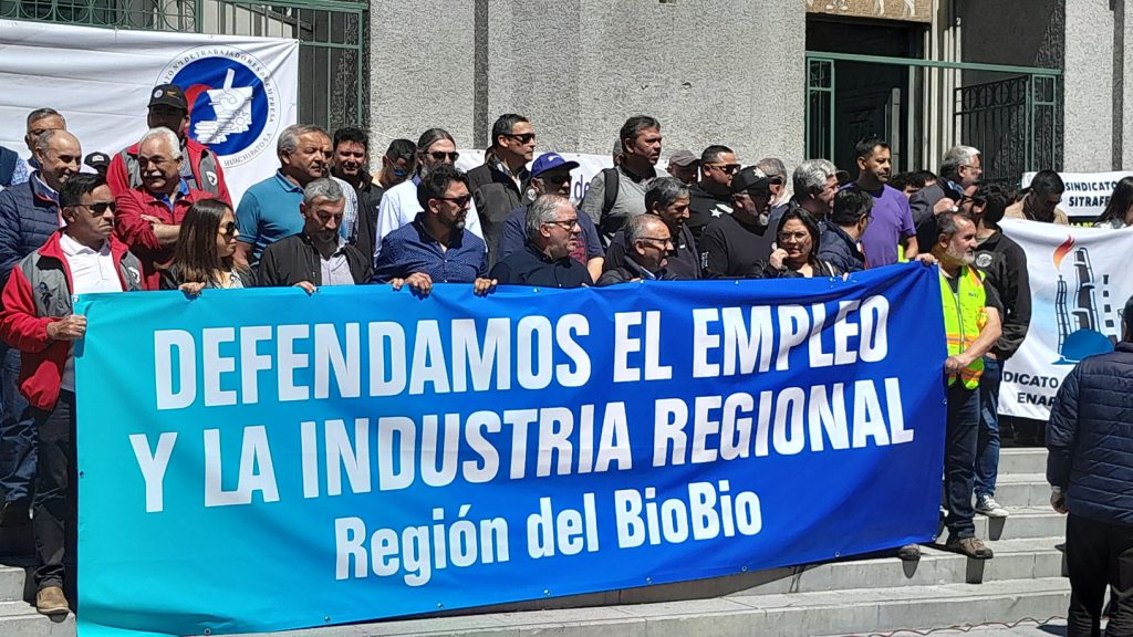 Libre mercado destruye a las y los trabajadores del acero en Chile