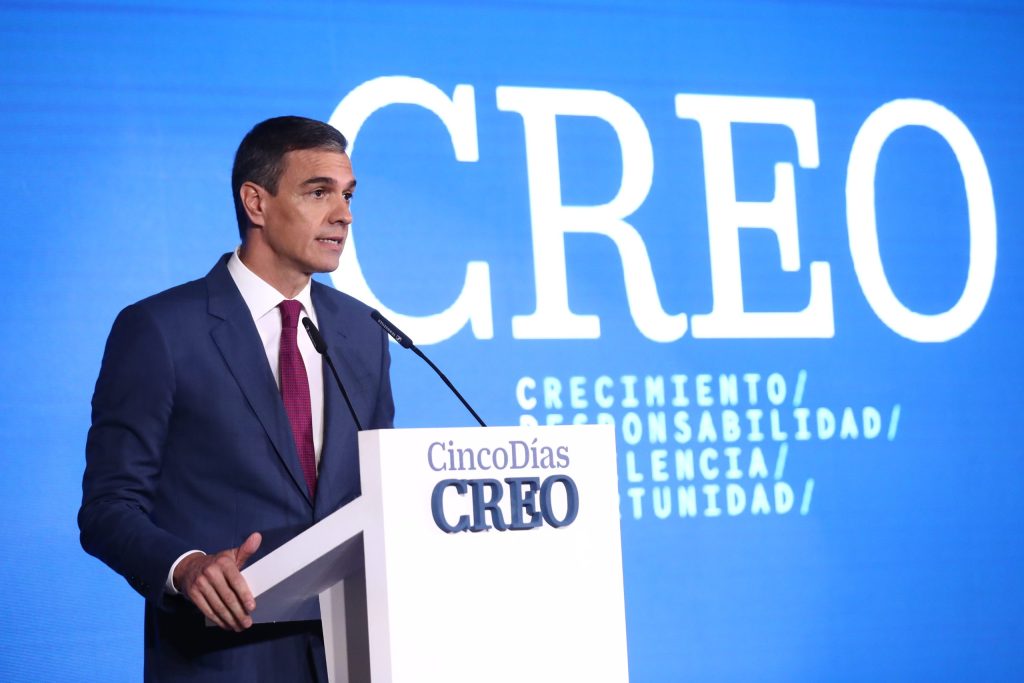 Sánchez lamenta que Milei «no ha estado a la altura» y afea al PP que «no hay peros» cuando se ataca a España