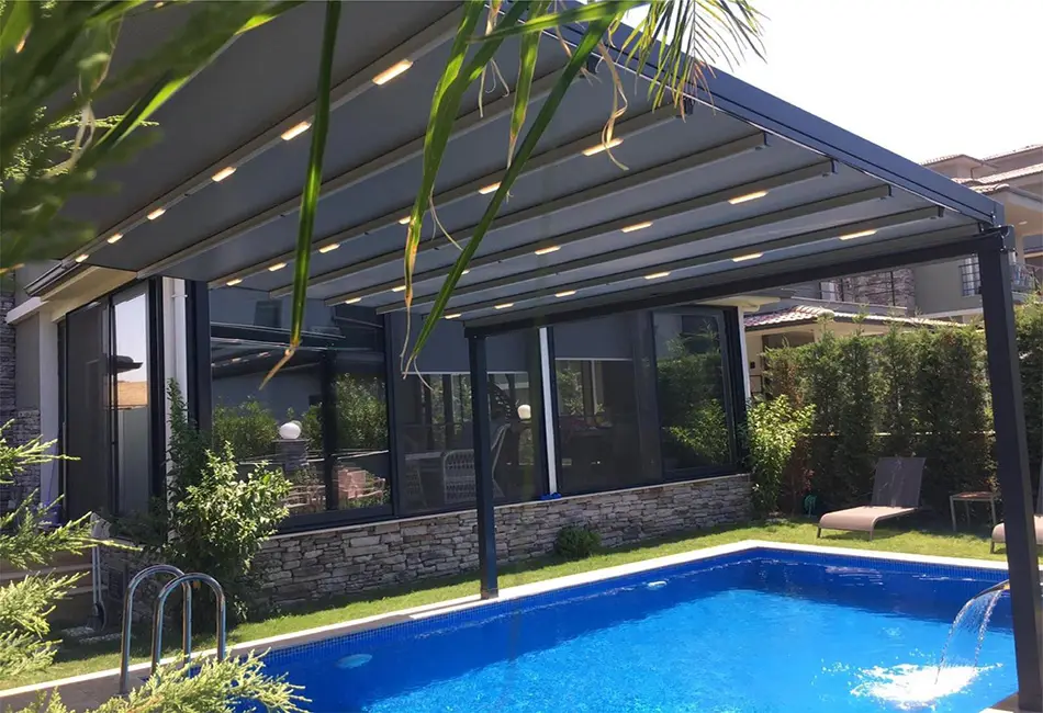 Pérgolas de lona tensada: la solución moderna para disfrutar del exterior todo el año