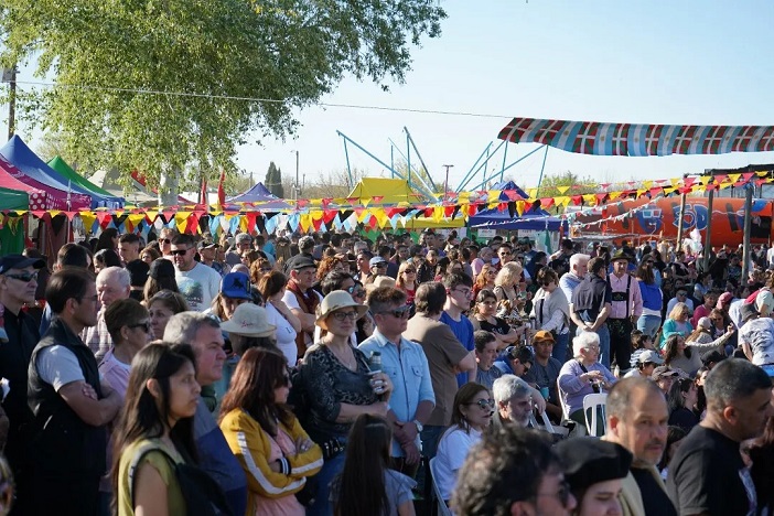 Éxito en la IV Fiesta de las Colectividades en Santa Rosa