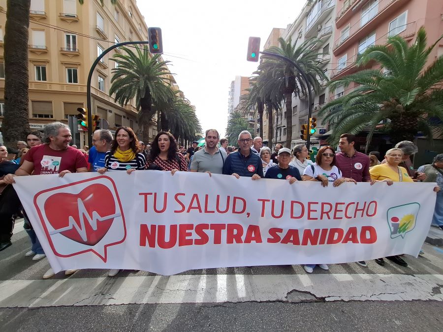 IU se moviliza contra la privatización de la sanidad pública perpetrada por el gobierno de Moreno Bonilla