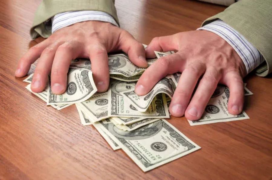 La tiranía del dinero está destruyendo a las personas