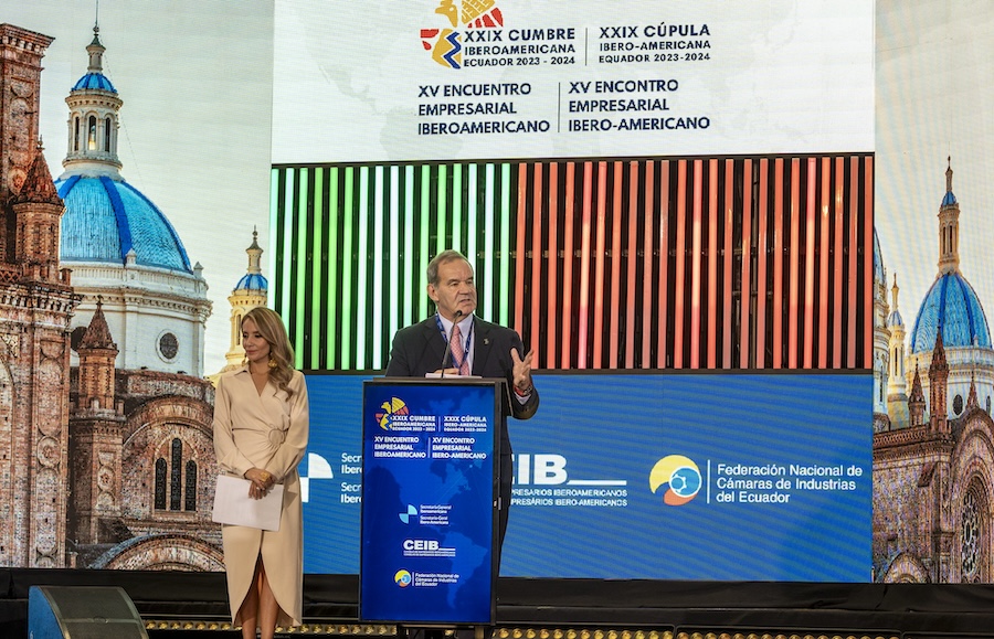 Más de 1.000 líderes asisten a la cumbre en Ecuador