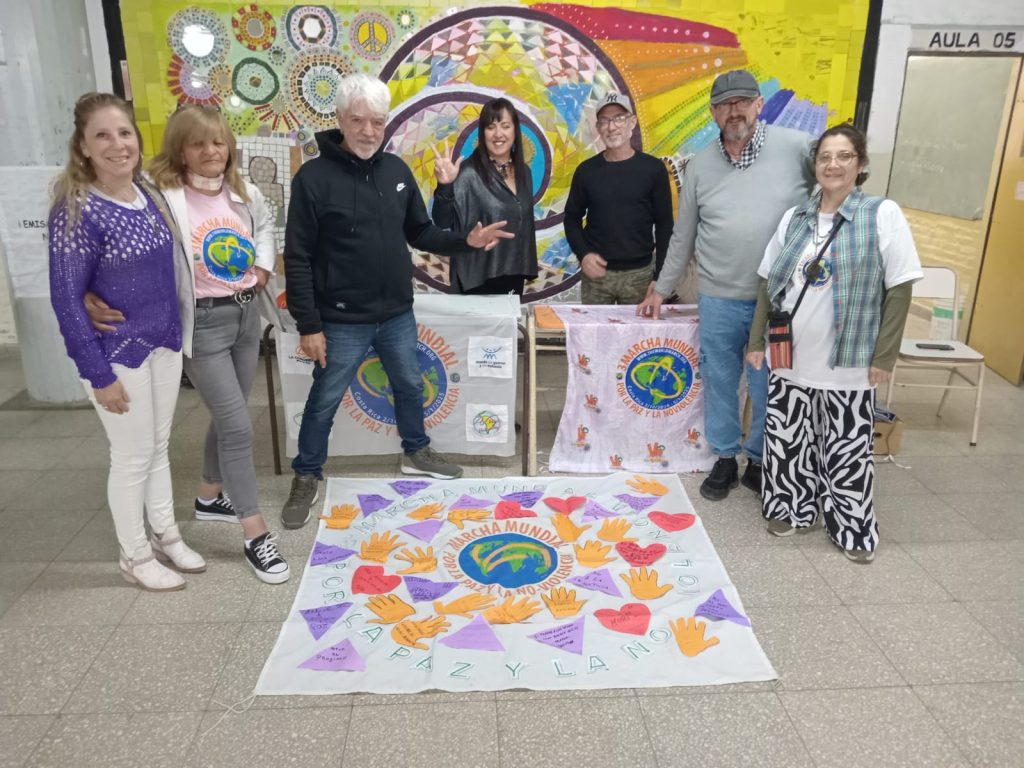 Apoyo a la educación en Argentina y la paz mundial