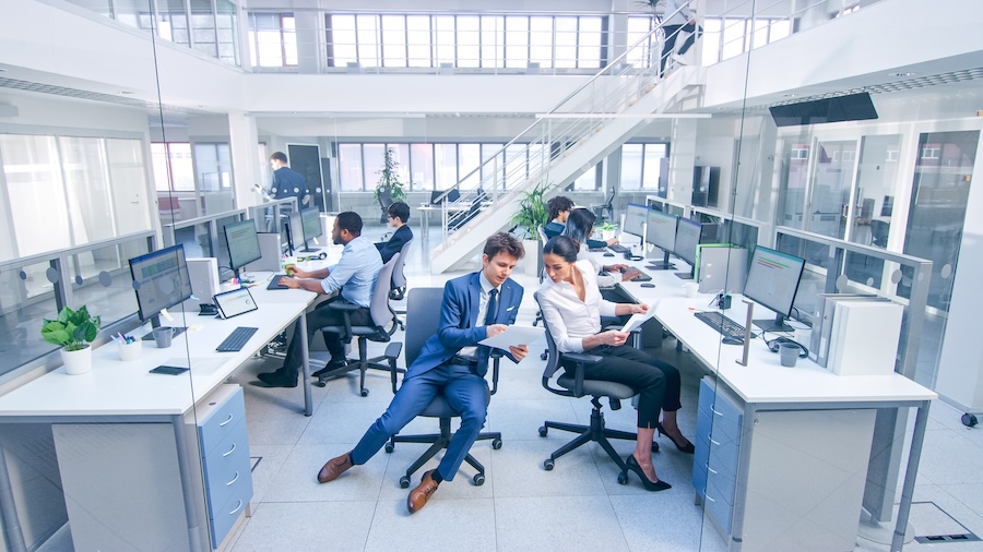 Más de 10 millones trabajan 40 horas o más