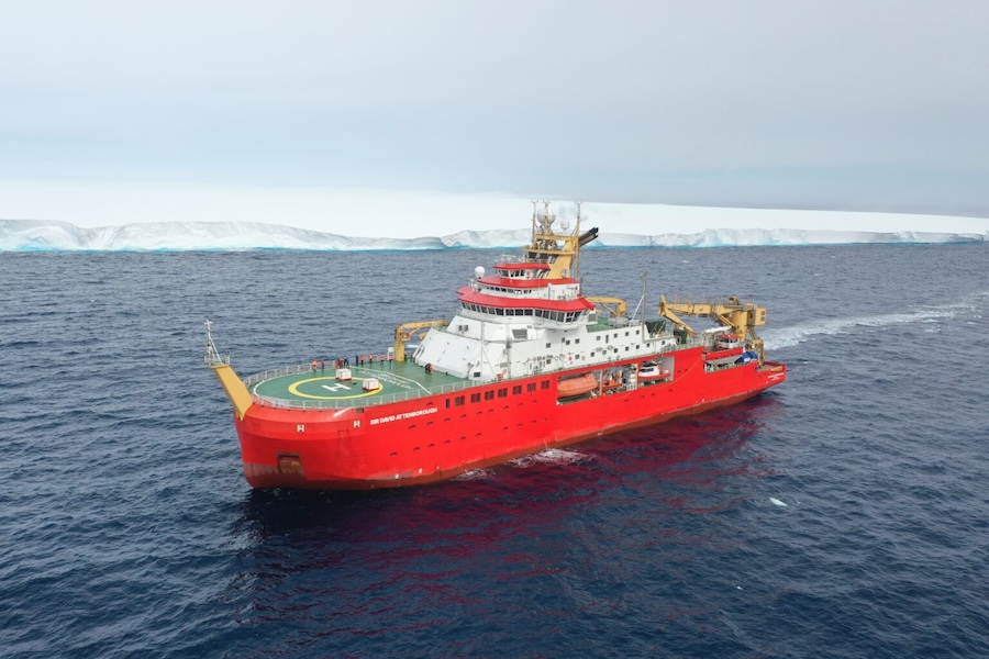 El iceberg A23a encalla cerca de Georgia del Sur